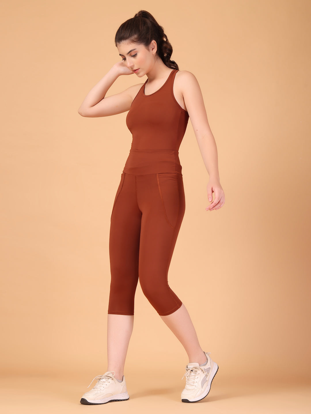 CUKOO Cocoa Brown High Waist Capri, Workout 3/4 Leggings for women with Pockets – Stretch, Anti-Chafe & Second-Skin Comfort