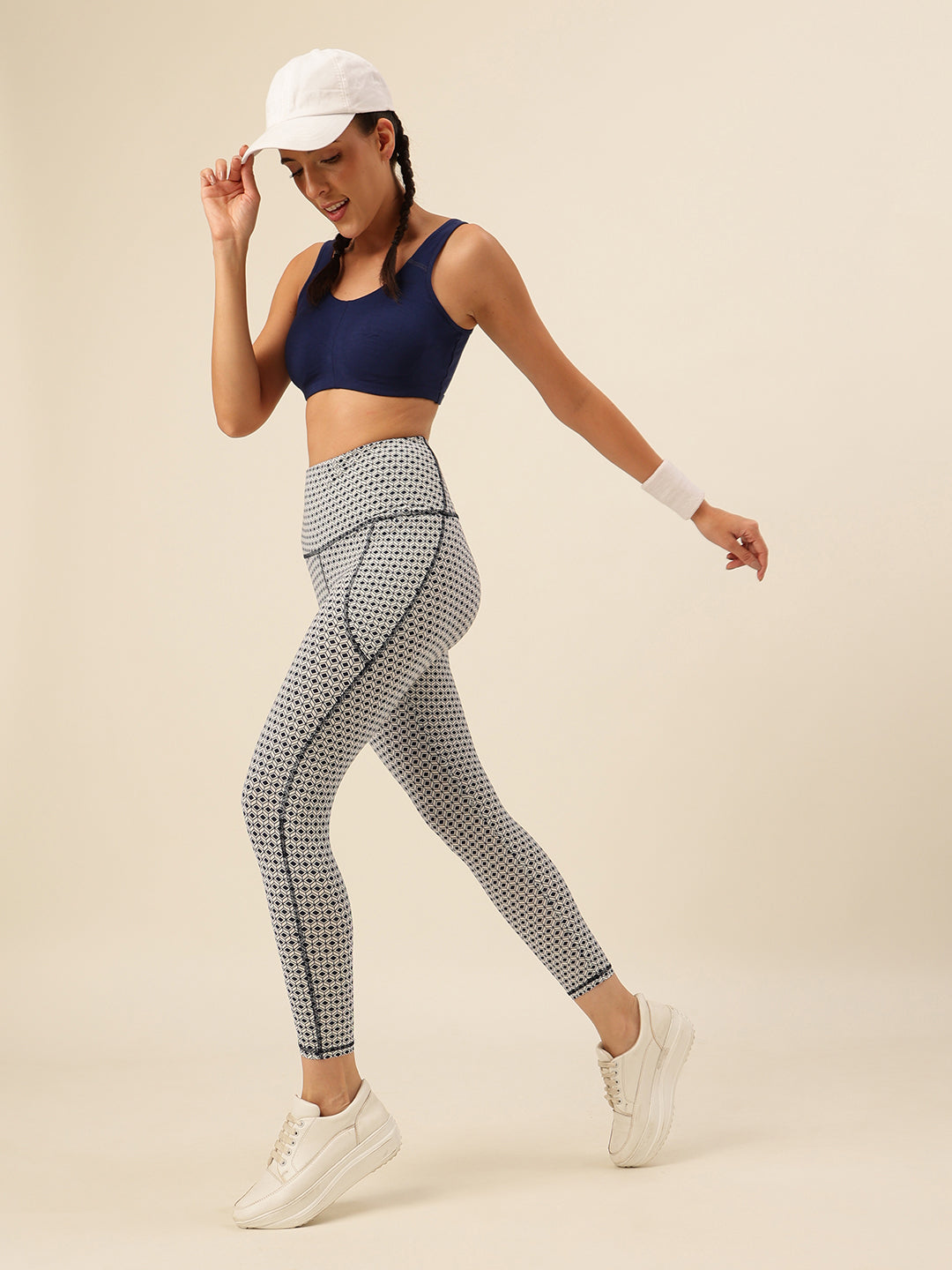 CUKOO White Black Geometric Print Legging/Yoga Pant
