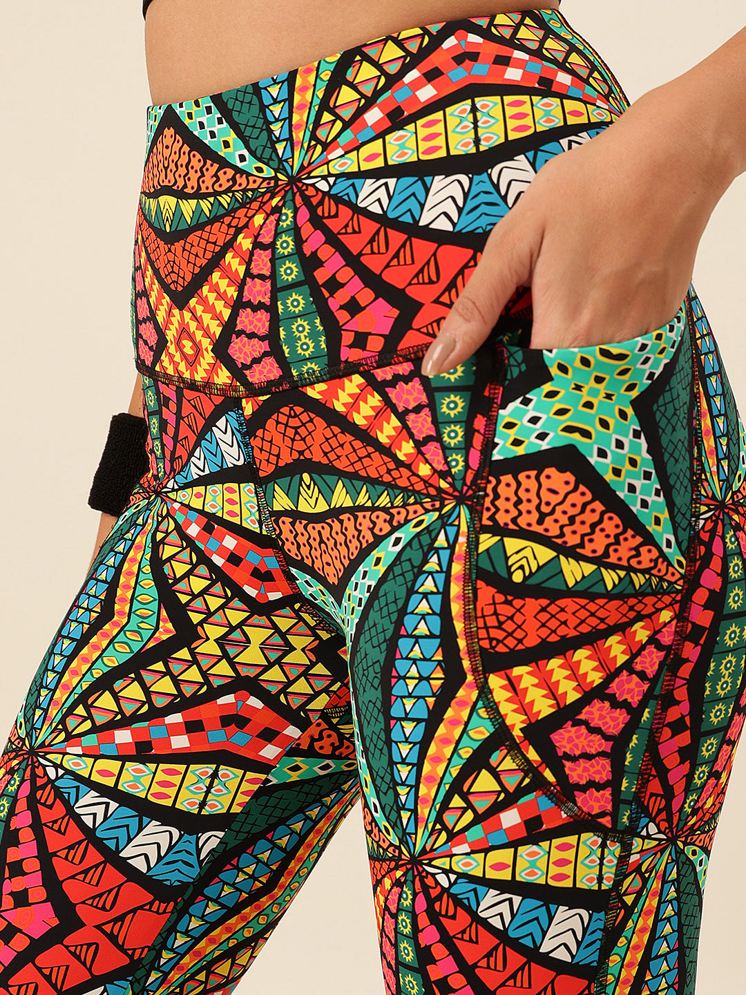Cukoo Geometric multicolor Sports Bra and Legging Set